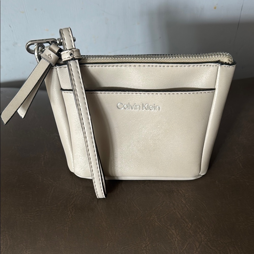 Calvin Klein| Clutch Wristlet Cosmetic Bag